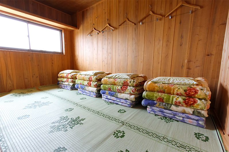 個室四人部屋